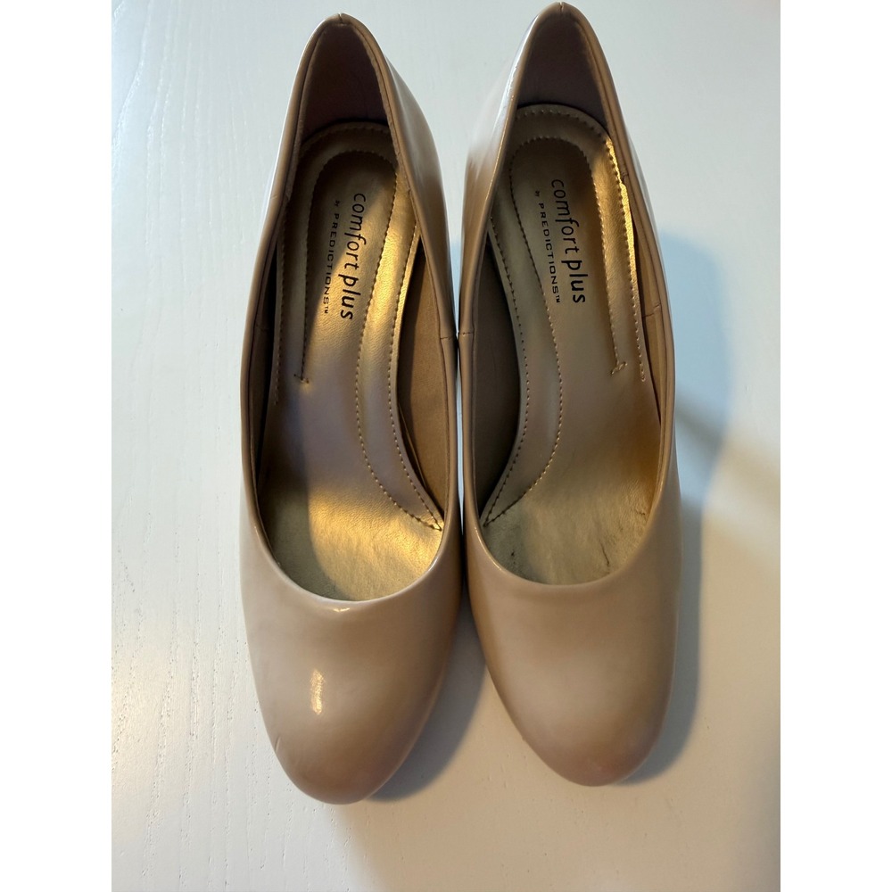 Comfort Plus by Predictions Nude Patent Round Toe Pumps Heels Size 5W